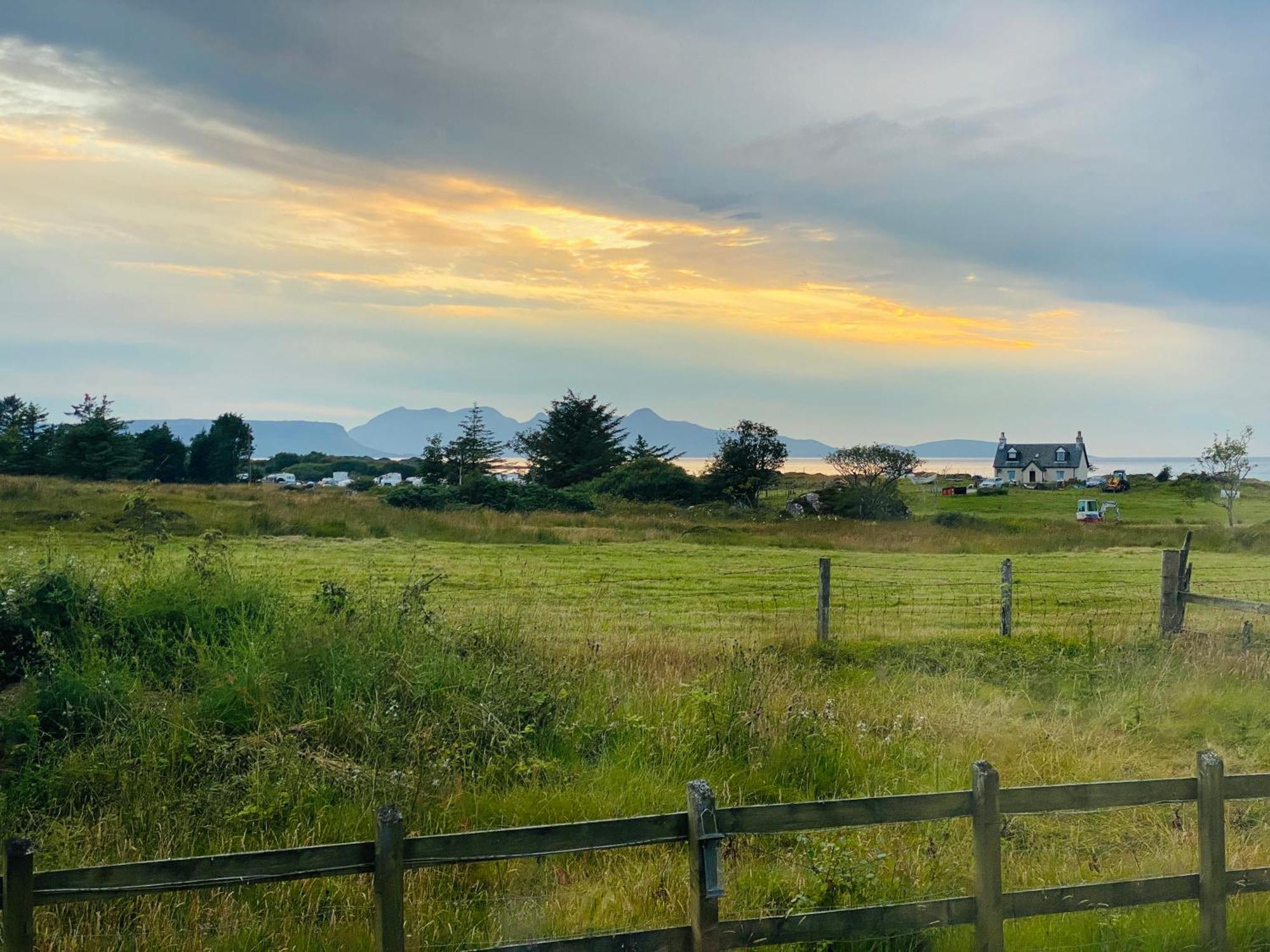 The Sheiling Holiday Home With Gorgeous Views Over The Isles Arisaig Εξωτερικό φωτογραφία